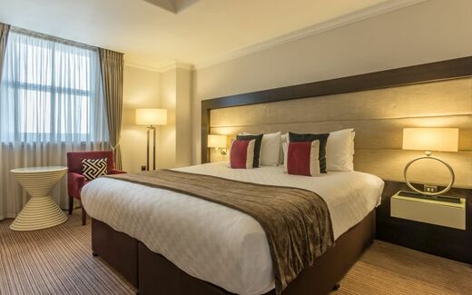 deluxe-king-room-holborn_standard.jpg